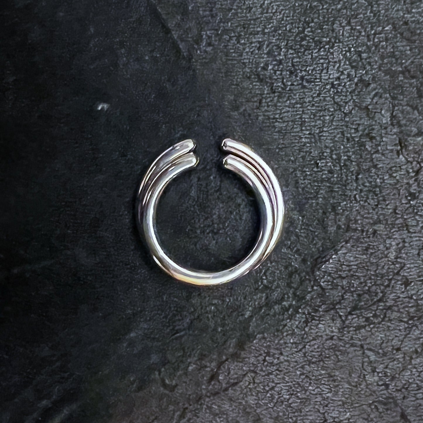 Tremolo【トレモロ】14th Anniv. Ear Cuff (Circle)