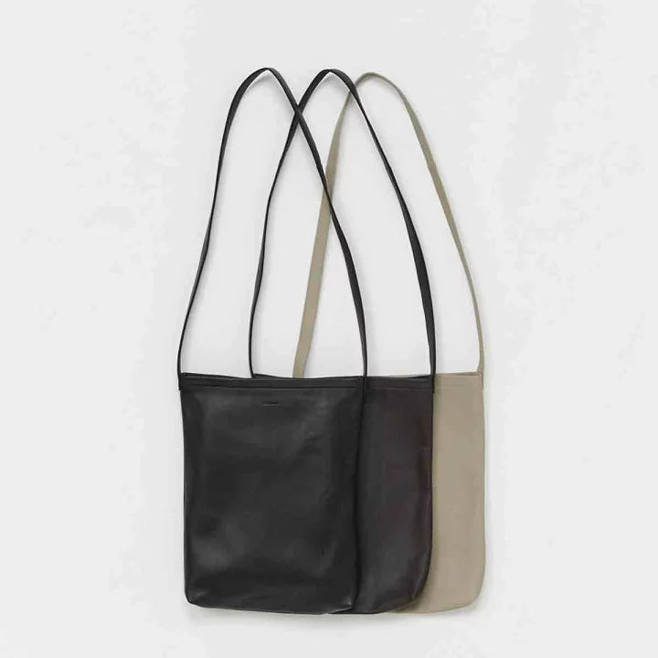 Hender Scheme【エンダースキーマ】cow shoulder big (oak)