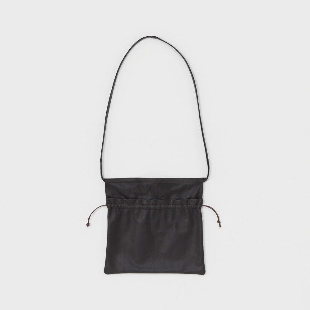 Hender Scheme 【エンダースキーマ】cow red cross bag small (black)