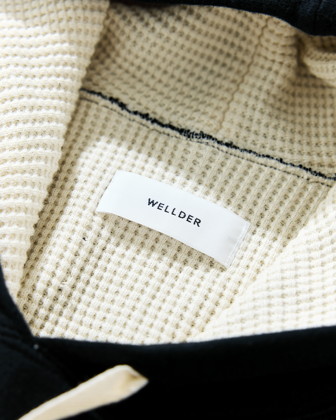 WELLDER【ウェルダー】Double Face Wide Hooded (Black)
