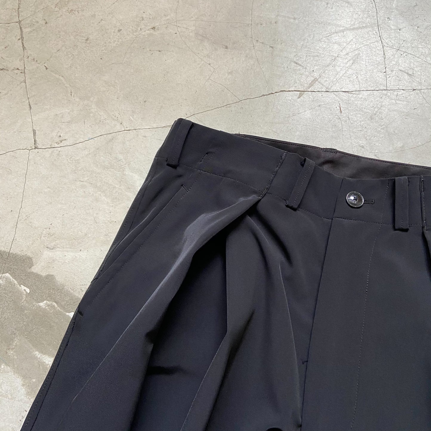 Tremolo【トレモロ】× wanna foundation 【ワナファンデーション】LYCLA TWILL DEEP TUCKED WIDE TROUSERS (2 COLOR)