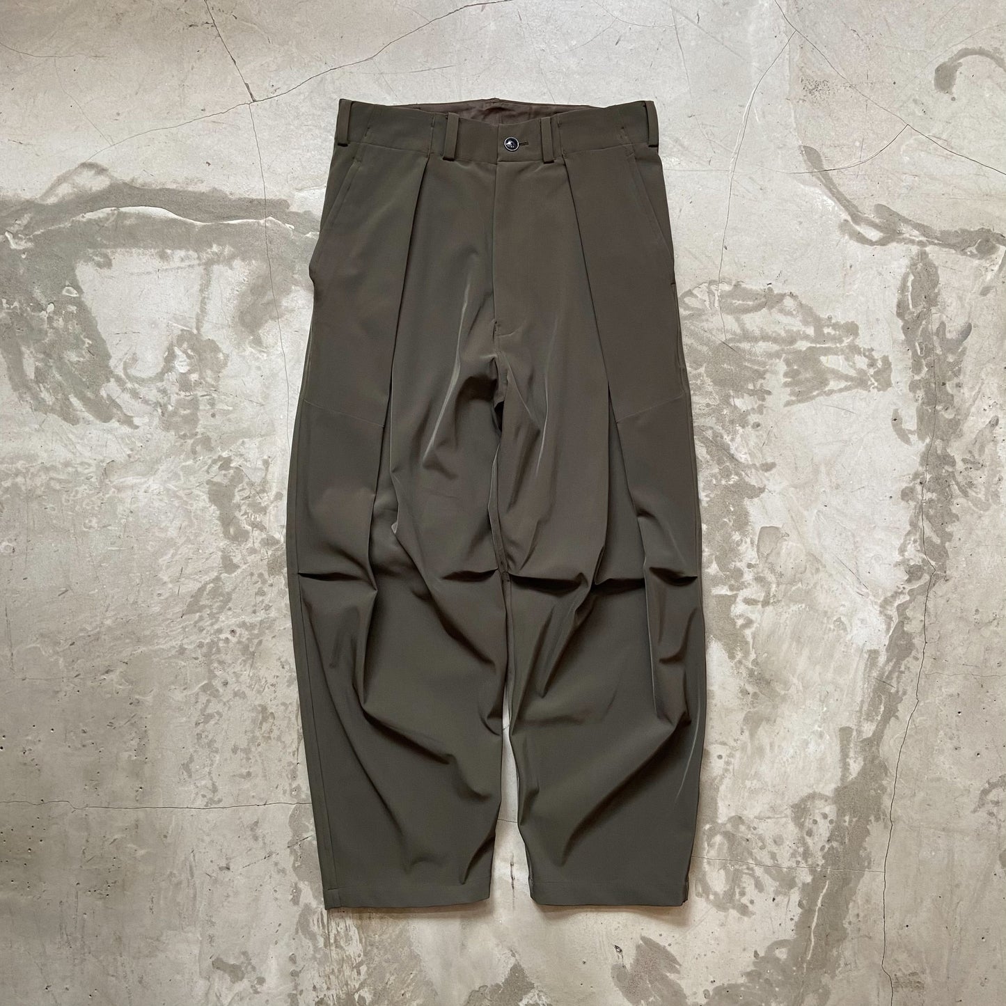 Tremolo【トレモロ】× wanna foundation 【ワナファンデーション】LYCLA TWILL DEEP TUCKED WIDE TROUSERS (2 COLOR)